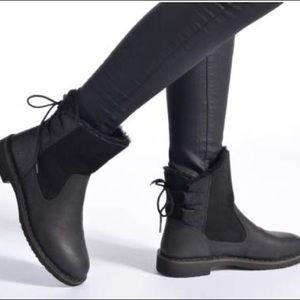 Ugg Naiyah shearling lace up ankle boots booties